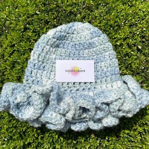✰ Handmade crochet ruffle bucket hat ✰